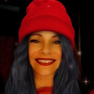 Meet your Posher, Cassandra